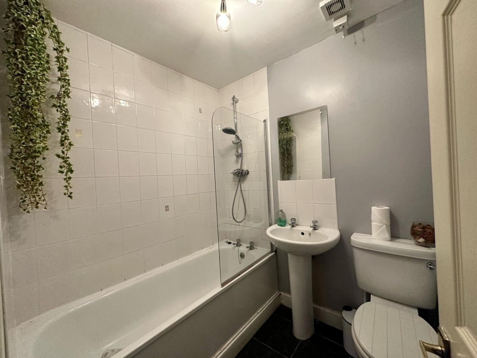 City Lights Apartment Единбург Екстериор снимка