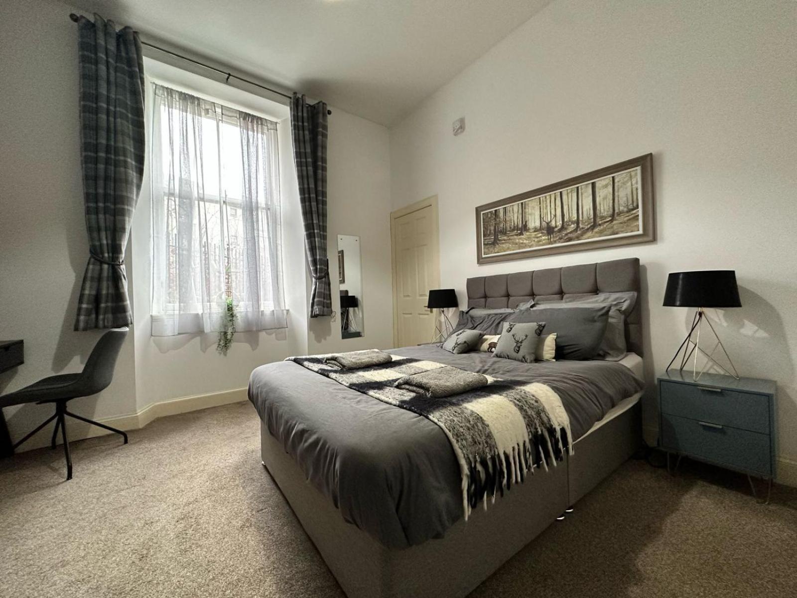 City Lights Apartment Единбург Екстериор снимка
